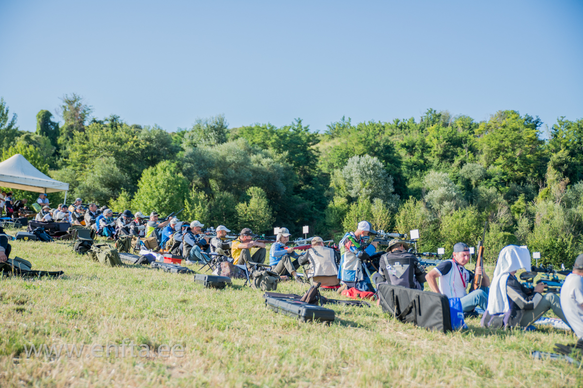 027 Everyone is getting ready